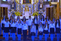 Chór Vox Animae podczas koncertu chórów z projektu Śpiewająca Polska w Królówce